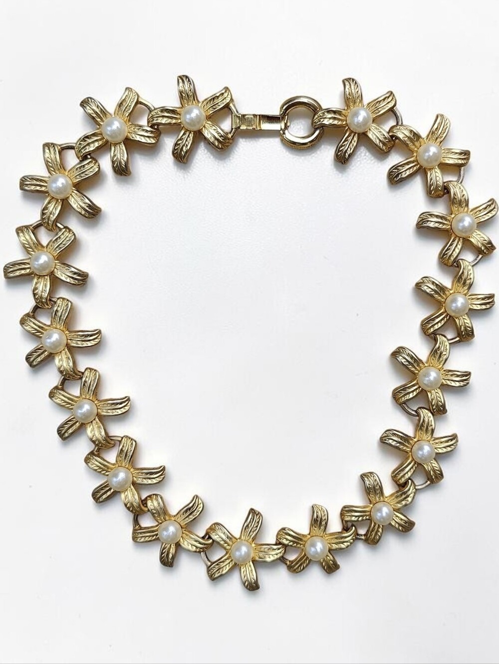 Vintage Pearl Daisy Necklace